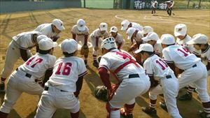 小学生から野球やサッカーを始めたスポーツ選手