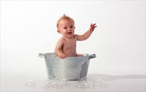 赤ちゃんの冬のお風呂の時間