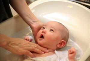赤ちゃんをお風呂に入れる時の温度